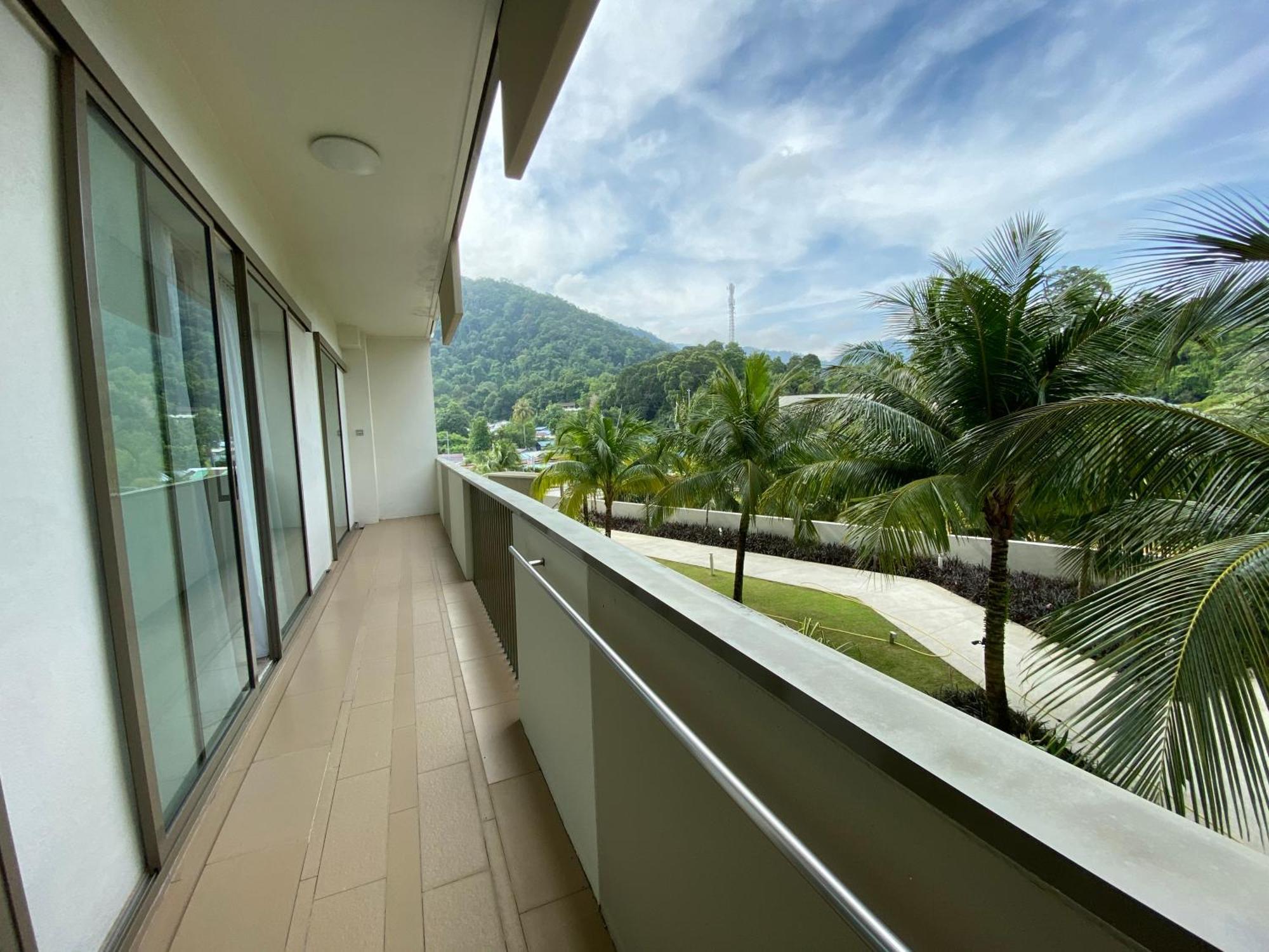 By The Sea @ Cozy Beachfront Home Batu Ferringhi Eksteriør billede